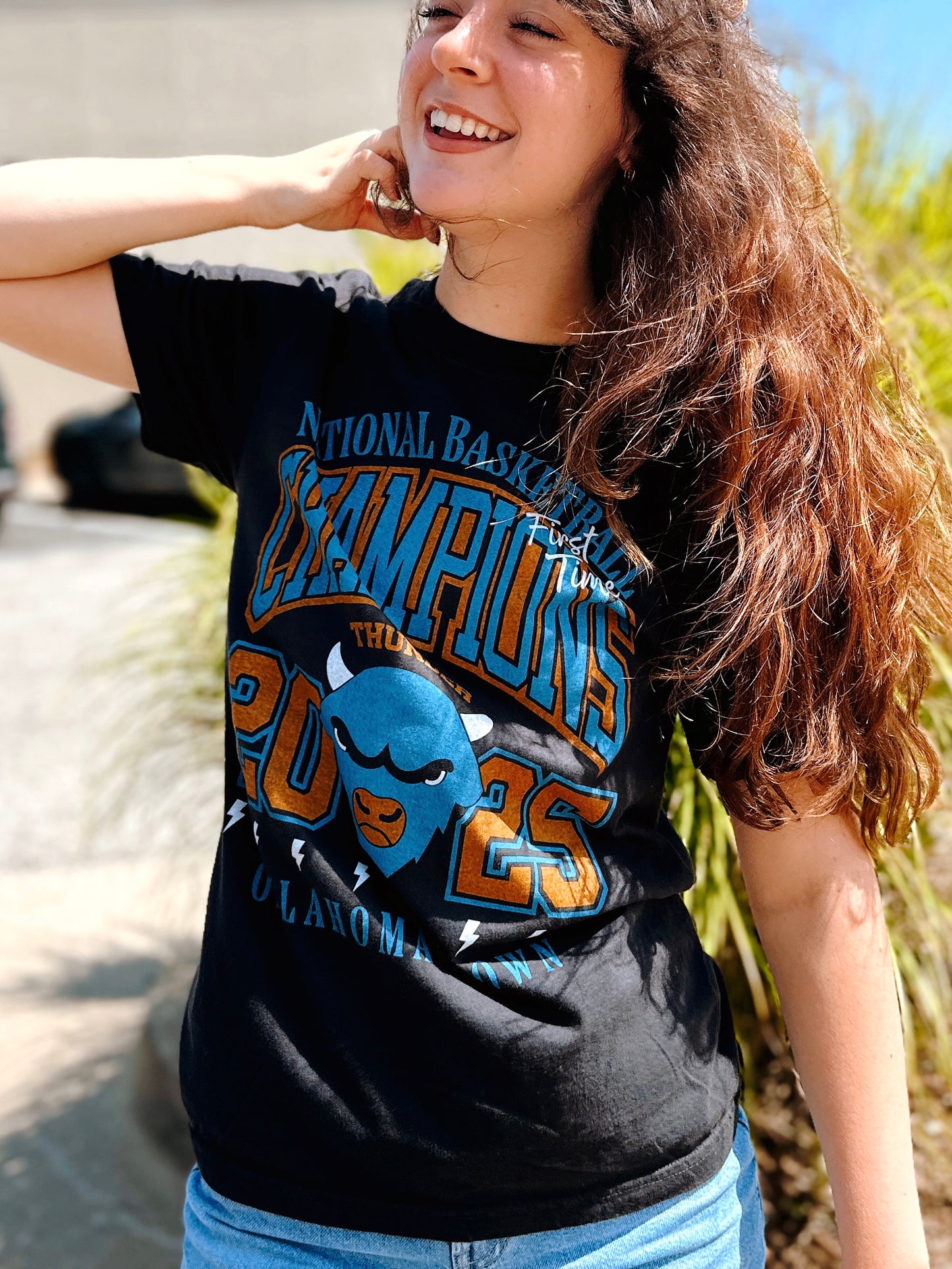Bison Distressed Champs Tee - Black