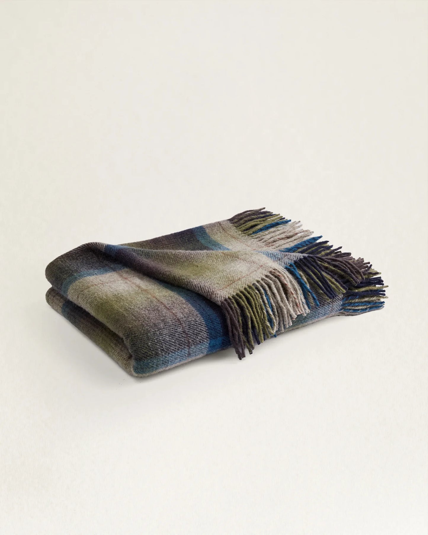 Motor Robe w/ Carrier - Haystack Plaid