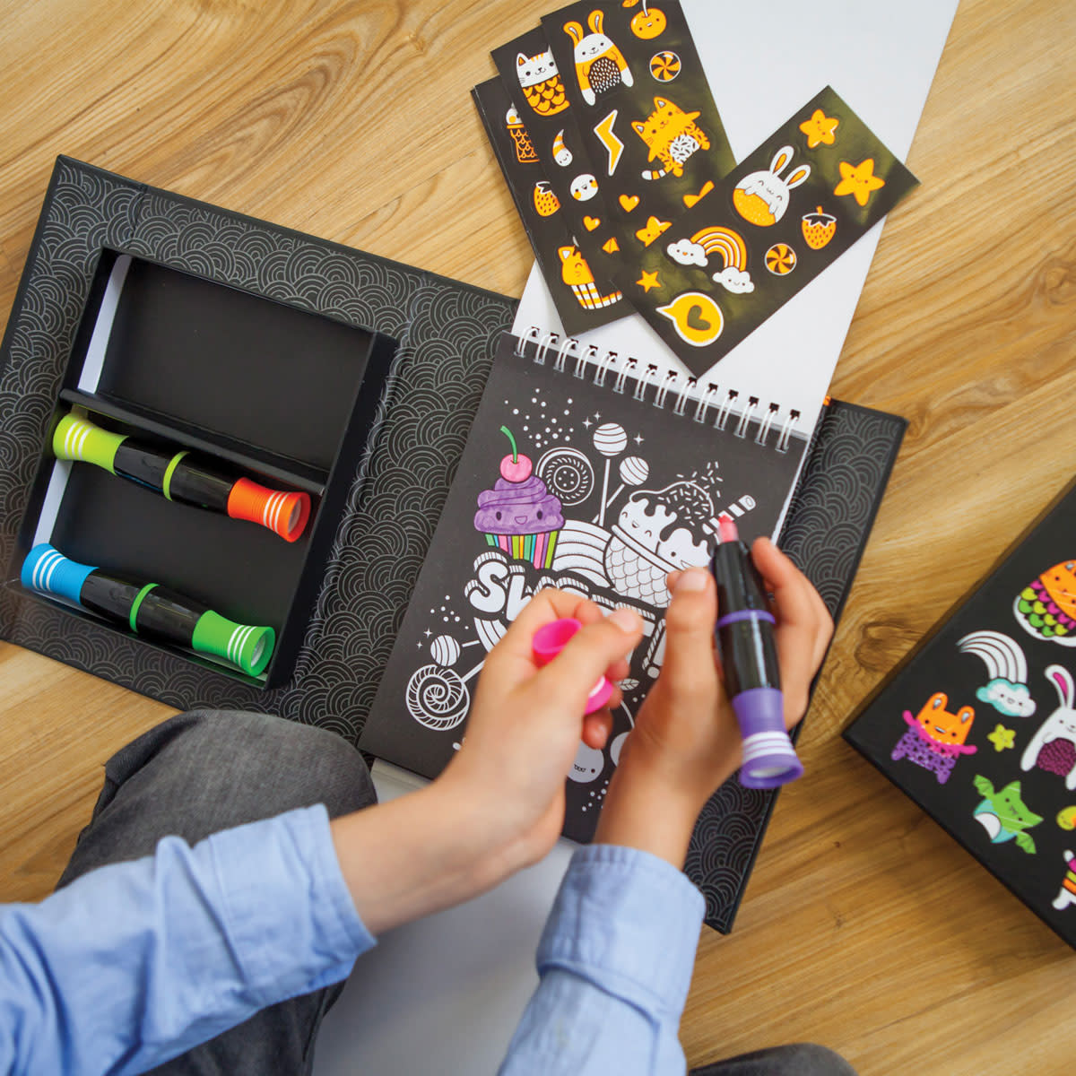 Neon Coloring Set - Glow Friends