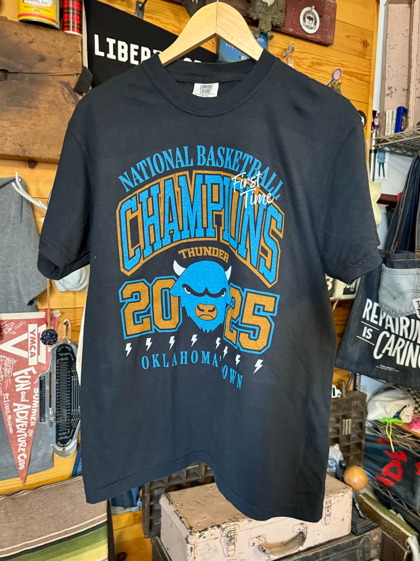 Bison Distressed Champs Tee - Black