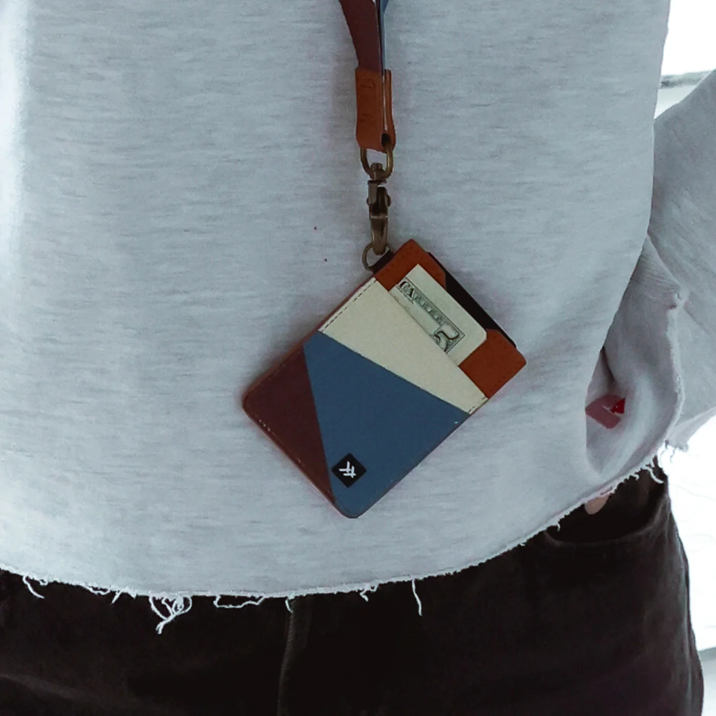 Fine Line Vertical Wallet