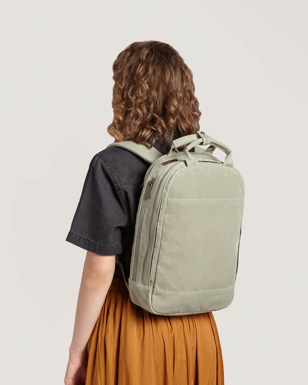 Slim Backpack - Pale Olive