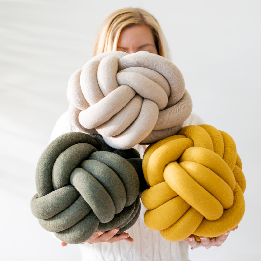 Knot Cushion - Tuscansun