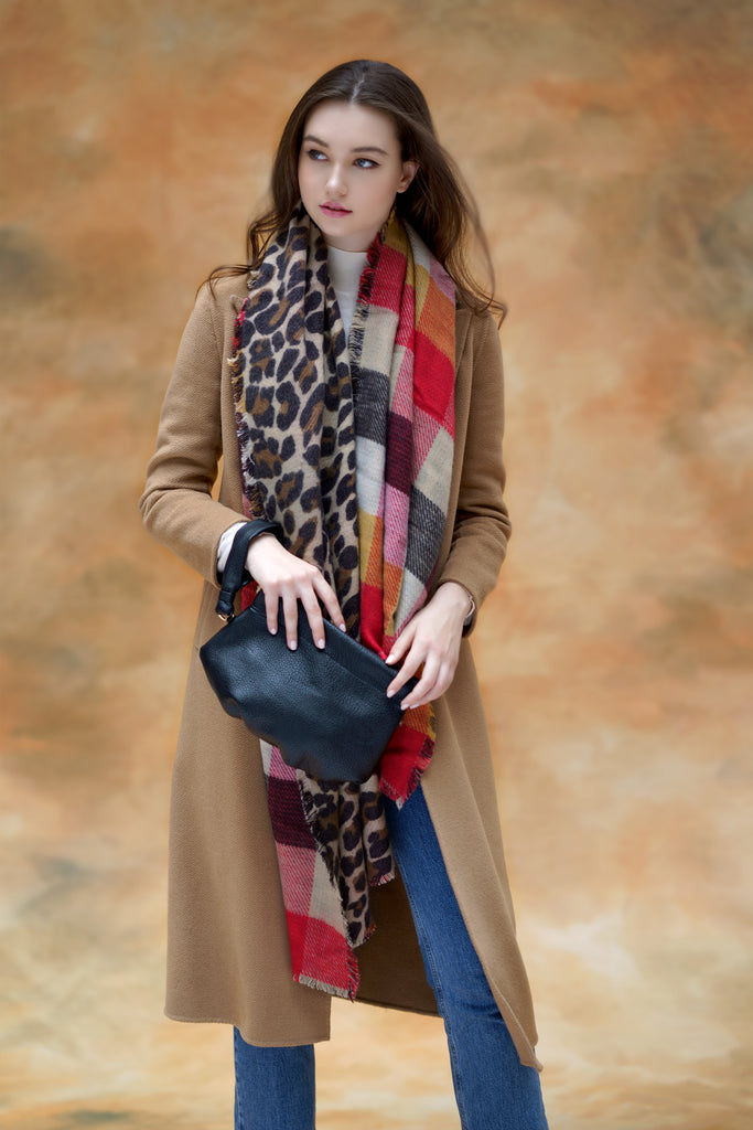 Arden Snap Frame Wristlet - Black