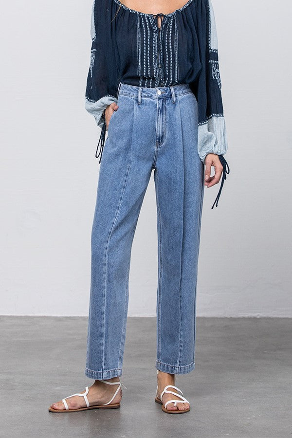 Hi-Waist Slouch Jeans