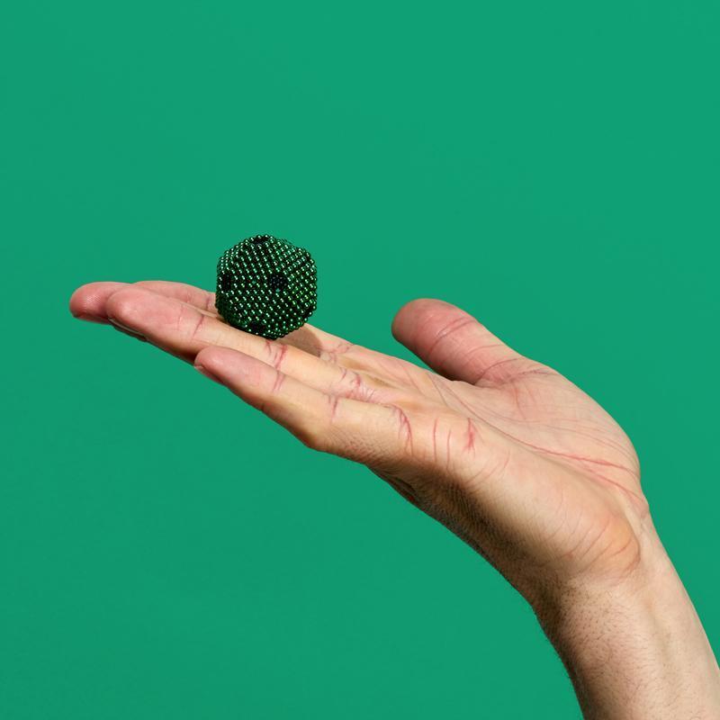 Green Speks 2.5mm Magnet Balls