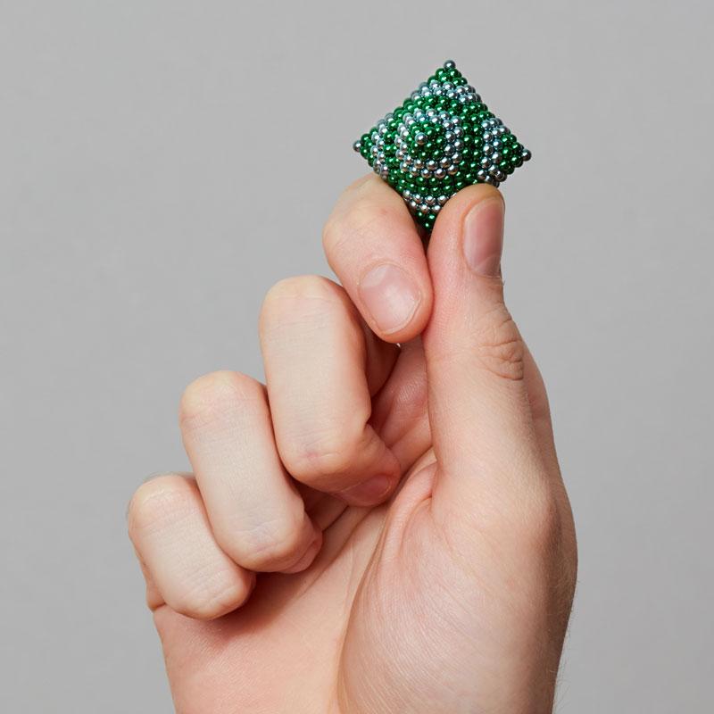 Third Rock Speks 2.5mm Magnet Balls