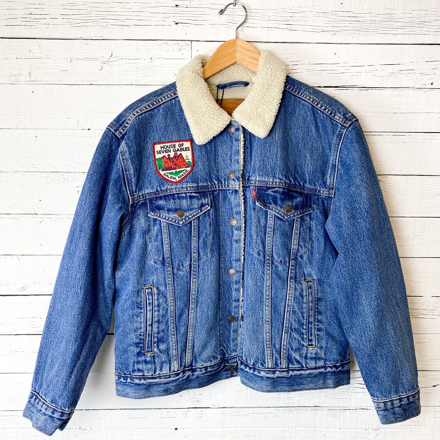 Levi's Women's Sherpa Trucker: Vintage Patch