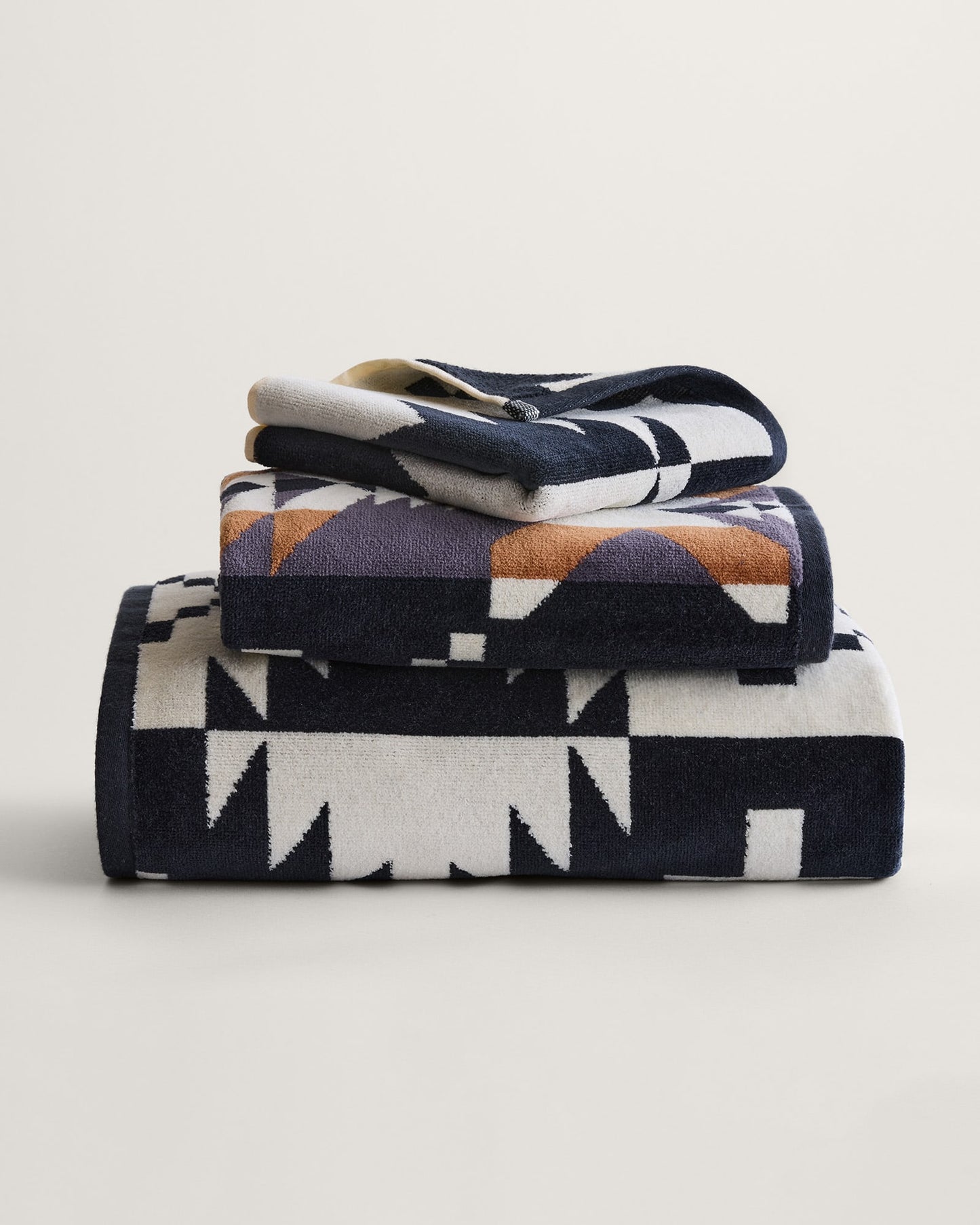 Spider Rock Towel Set - Black/White