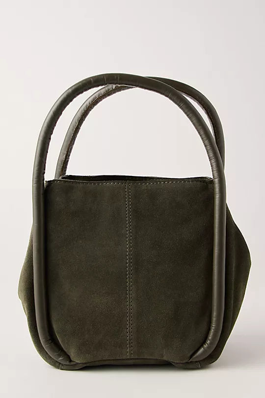 Barlow Bucket Bag