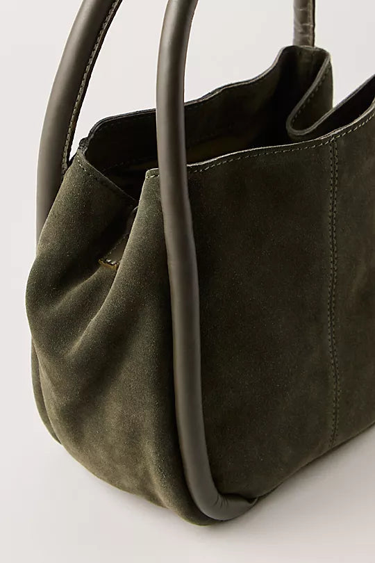 Barlow Bucket Bag