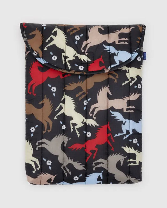 Puffy Laptop Sleeve 16" - Horse Cut-Outs