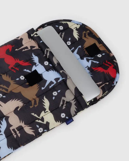Puffy Laptop Sleeve 16" - Horse Cut-Outs