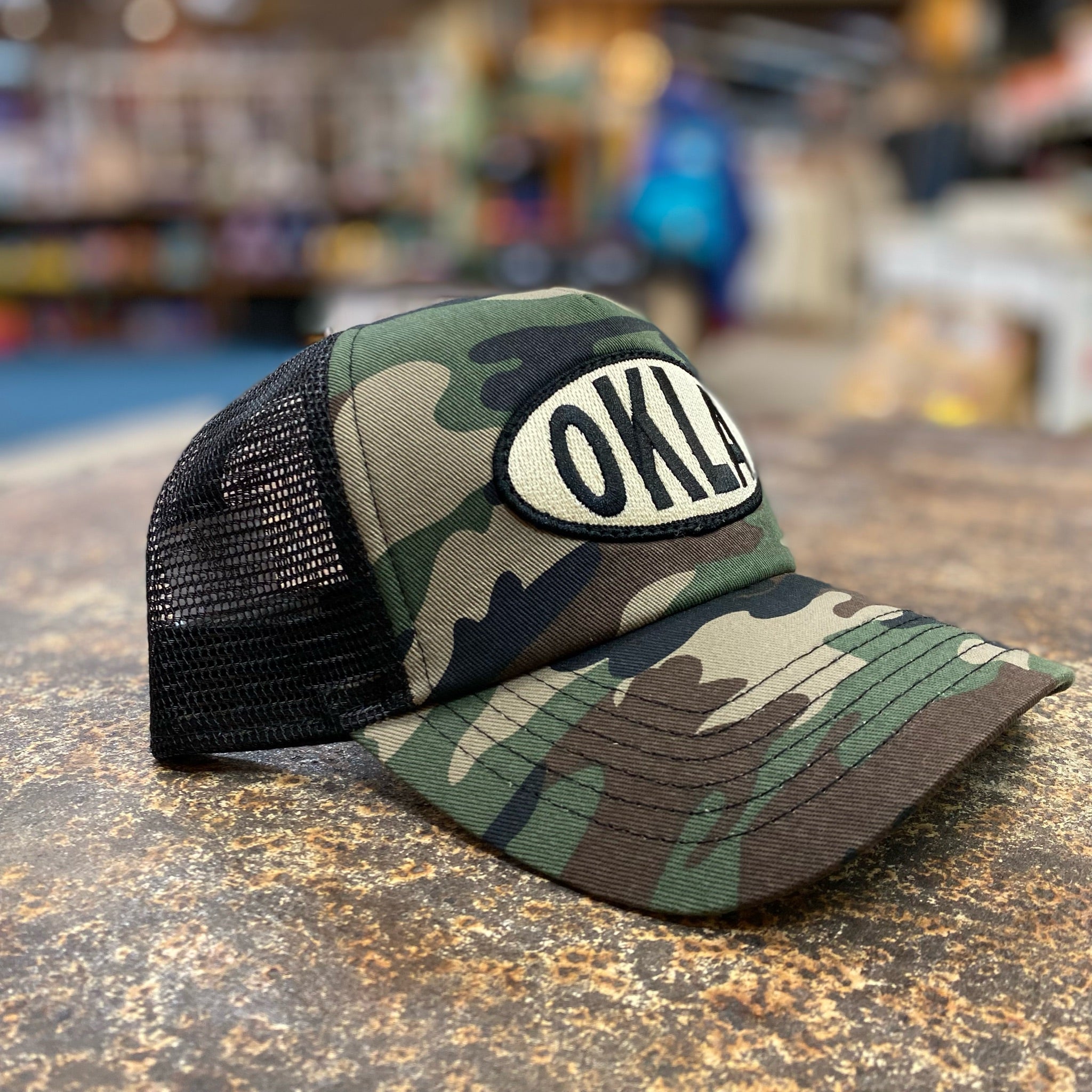 Von dutch best sale trucker hat camo