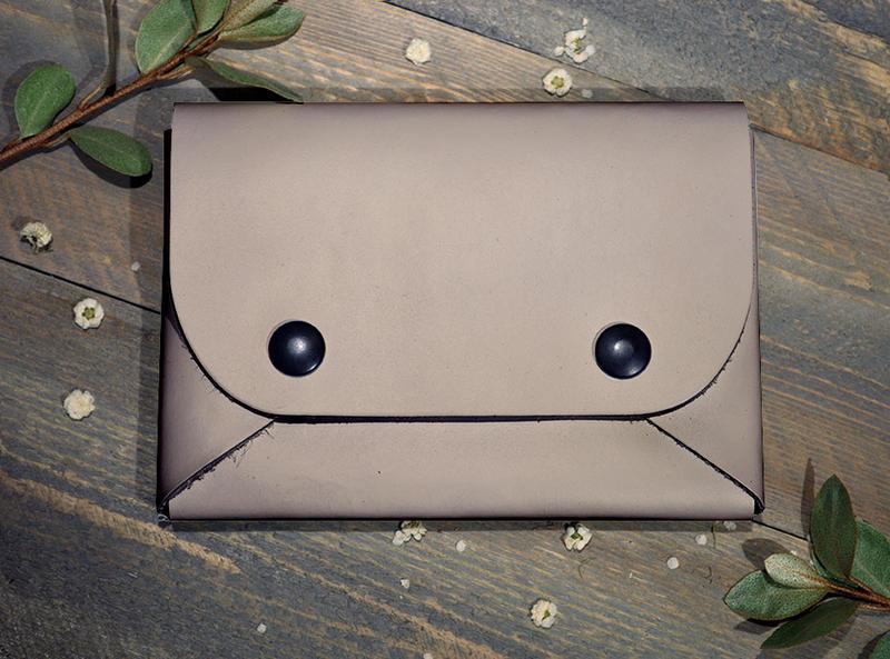 Backerton Clay Midi Wallet